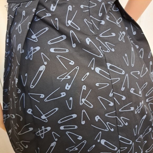 Dead Threads Goth Dress Womens Sz M Black Gray Safety Pin Patterned A Line - Picture 4 of 9
